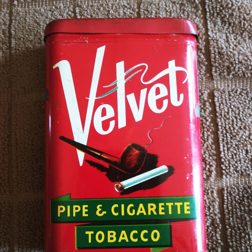 Vintage tobacco cigarette tin